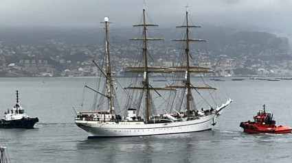 El Gorch Fock entrando en Vigo