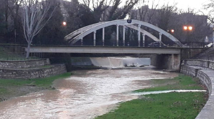 Crecida del Río Isuela a su paso por Huesca