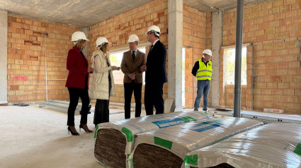 El consejero y el alcalde de Lorca visitan una escuela infantil en construcción