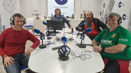 Benjamín Rekarte, José Mari Marcotegui, Ángel Jiménez " Panoramix", César García Andueza "Olite" y Alfonso Marín repasan en COPE su experiencia viajando por el mundo siguiendo al Club Atlético Osasuna