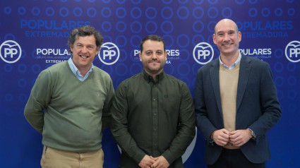 Reunión del Grupo Parlamentario Popular con el presidente de la Plataforma 'Sí a Almaraz, sí al futuro'