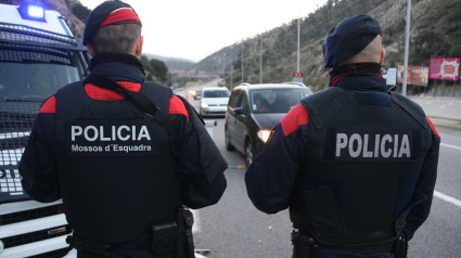 Los ARRO de cuerpo de Mossos han acudido para asegurar la zona