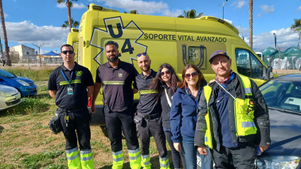 Grupo de sanitarios que vela por el cuidado de la carrera