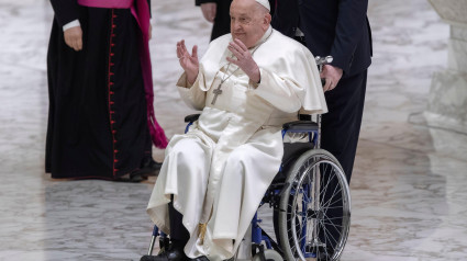 Ciudad del Vaticano, Vaticano, 25 de febrero de 2025. El Papa Francisco durante su audiencia general semanal en el Aula Pablo VI del Vaticano.