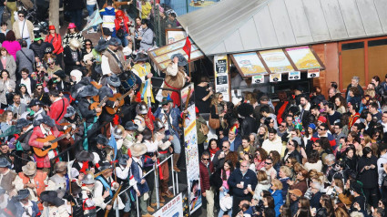 El Carnaval por las calles de la capital gaditana