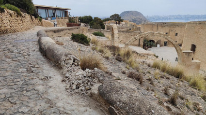 Rafa Mas, portavoz municipal de Compromis: "El Castillo de Santa Bárbara se cae".