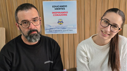 Javier Ponte (orientador) y Carlota Méndez (alumna)