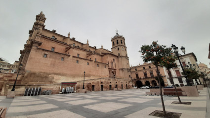 Plaza de España de Lorca con la colegiata de San Patricio, uno de los principales reclamos turísticos