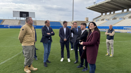 Santi Denia, seleccionador español sub 21 ha visitado las instalaciones del Artés Carrasco donde España jugará ante la República Checa