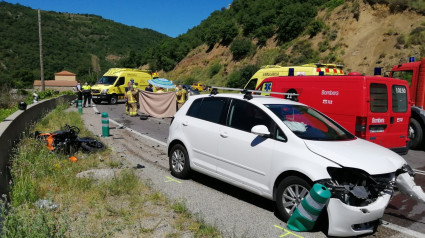 Muere un motorista al chocar con un coche en la N-260 en Pont de Bar (Lleida)