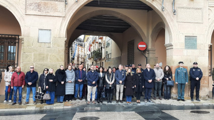 Autoridades y ciudadanos de Lorca guardan un minuto de silencio por la víctima de la riada en Ramonete