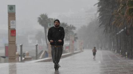 La lluvia cae fuerte durante toda la semana en Almería