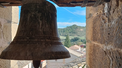 Una de las campanas de la iglesia de Biscarrués