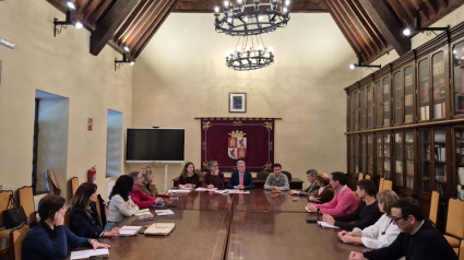 Reunión del delegado territorial con los jefes de servicio