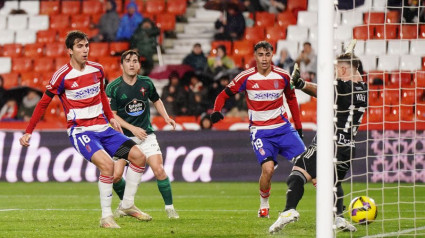 Gol de Manu Lama ante el Racing de Ferrol