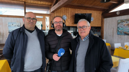 Tito, ostricultor, y Joaquín, cocinero