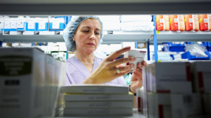 Almacén de material médico fungible y medicamentos, bloque quirúrgico. Hospital Policlínica Gipuzkoa, San Sebastián, Donostia