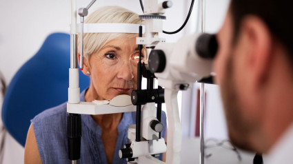 Hugo, óptico optometrista de Óptica Navarra, habla del glaucoma