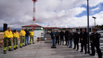 El consejero de la Presidencia, Interior, Diálogo Social y Simplificación Administrativa, Antonio Sanz, ha inaugurado el nuevo Cedefo del Servicio de Extinción de Incendios Forestales de Andalucía (Infoca) en la localidad de Hernán-Valle