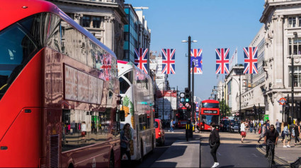 Laura vive en Londres con su familia y este gesto cambia su destino de la noche a la mañana