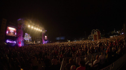 "Vive la Feria" en 2024 atrajo a miles de espectadores al exterior de La Lechera