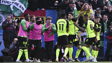 Bakambu celebra el empate del Betis en Butarque.