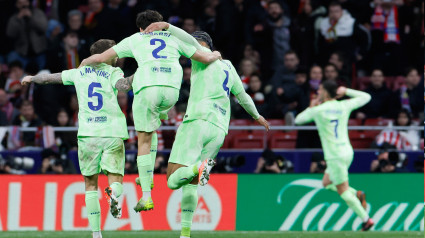 Locura en el Barcelona tras la consecución del cuarto gol frente al Atlético de Madrid, obra de Ferran