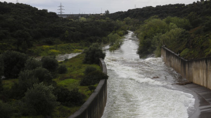 Los desembalses mantienen al Guadalquivir en el aviso rojo hidrológico en Córdoba