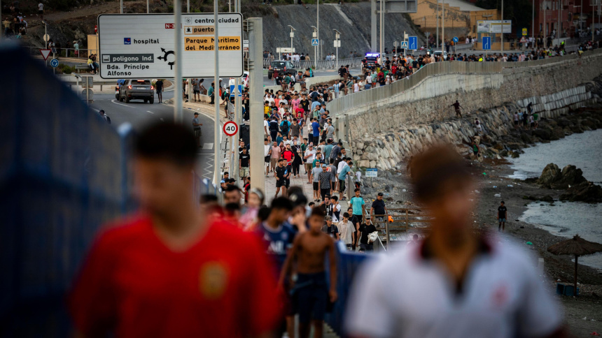 Última hora de la crisis migratoria en Ceuta y Melilla: siguen los asaltos a la frontera y crece el número de muertos