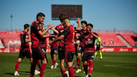 Los futbolistas del Mirandés celebran el segundo gol contra el Albacete.