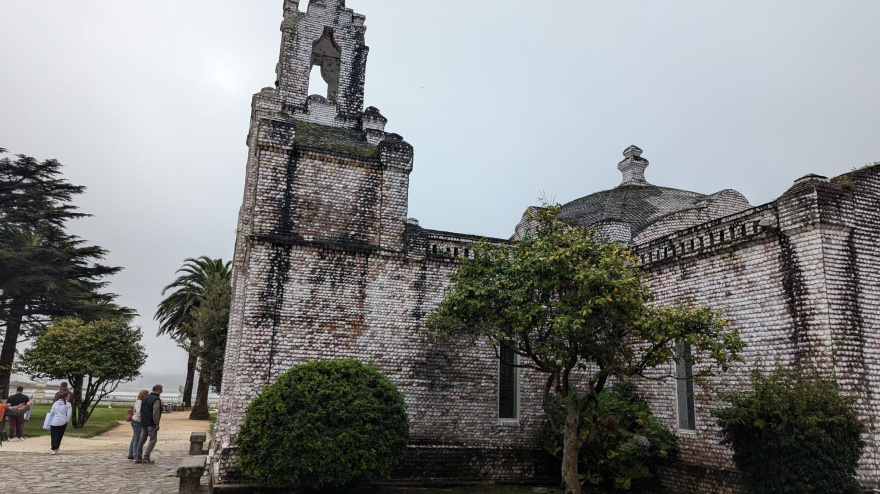 La iglesia de San Caralampio, en la isla de La Toja, es única en el mundo