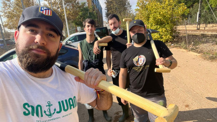 Miembros de la Hermandad de la Esperanza en Valencia