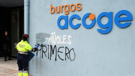 Pintadas xenófobas en la sede de las ONG Burgos Acoge