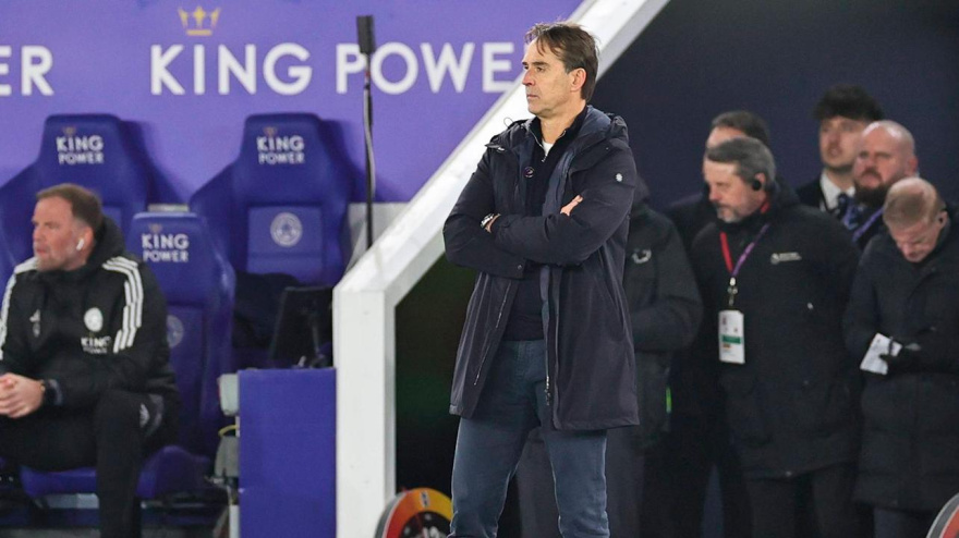 Julen Lopetegui, mientras dirige uno de los partidos del West Ham en la Premier League