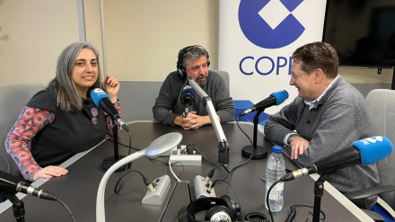 Ana Camiño y Javier Álvarez en los estudios de COPE Santiago