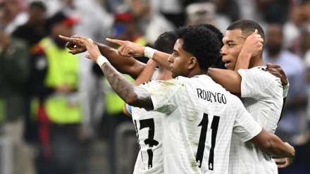 Kylian Mbappé celebra el 1-0 del Real Madrid contra el Pachuca.