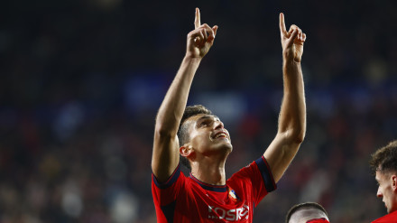 Lucas Torró celebra el 1-0 de Osasuna contra el Athletic.