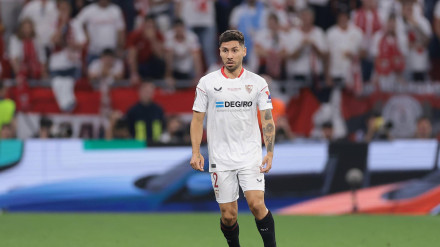 Montiel, durante un partido del Sevilla.