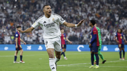 Kylian Mbappé celebra el 1-0 en el Real Madrid - Barcelona