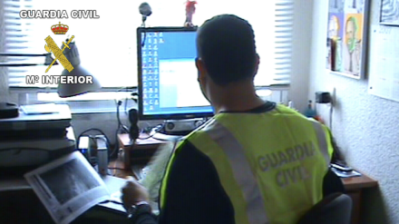 Detenida una mujer por estafar 159.000 euros por internet desde Motril