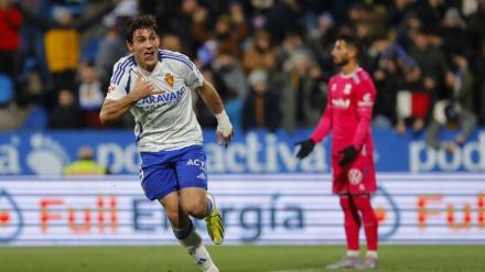 Iván Azón celebra el 2-2- del Zaragoza contra el Tenerife.