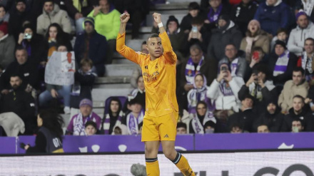 Kylian Mbappé celebra uno de los goles en el Valladolid-Real Madrid