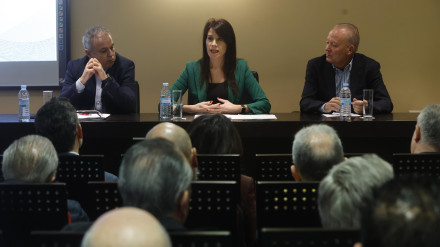 La conselleira de Vivenda e Planificación de Infraestruturas, María Martínez Allegue, en su encuentro con constructores de Lugo