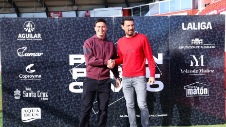 Javi Moreno con Toché en su presentación oficial con el Albacete