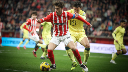 Nacho Méndez ante el Almería.