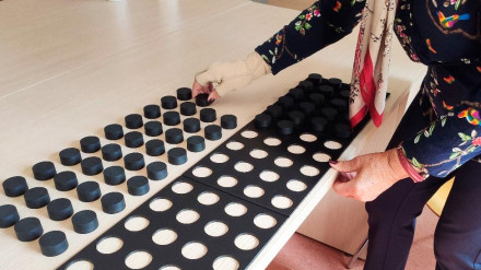 Desarrollan un guante que mejora la destreza manual de las personas con Parkinson