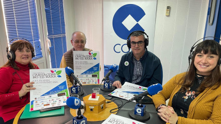 Mª Ángeles Díaz presidenta de ANSEDH y secretaria de D´Genes, Mª Carmen Lorenzo, profesora del Conservatorio de Música, y Andrés Torres, vicepresidente de Retina Murcia en COPE Cartagena