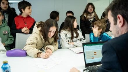 Las cooperativas escolares de Planea Emprendedores solicitan préstamos en Arquia Banca