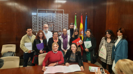 Junta de Extremadura y sindicatos firman el protocolo de prevención del acoso sexual y del acoso por razón de sexo de la Administración regional