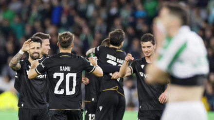 Los jugadores del Vitória Guimaraes celebran el 2-2 definitivo contra el Betis.